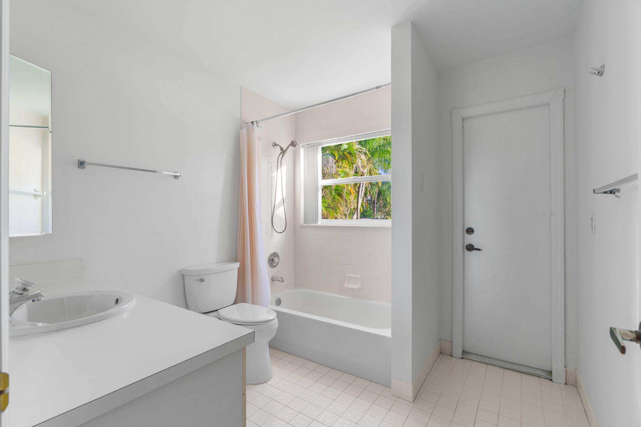 19538 Dinner Key Drive