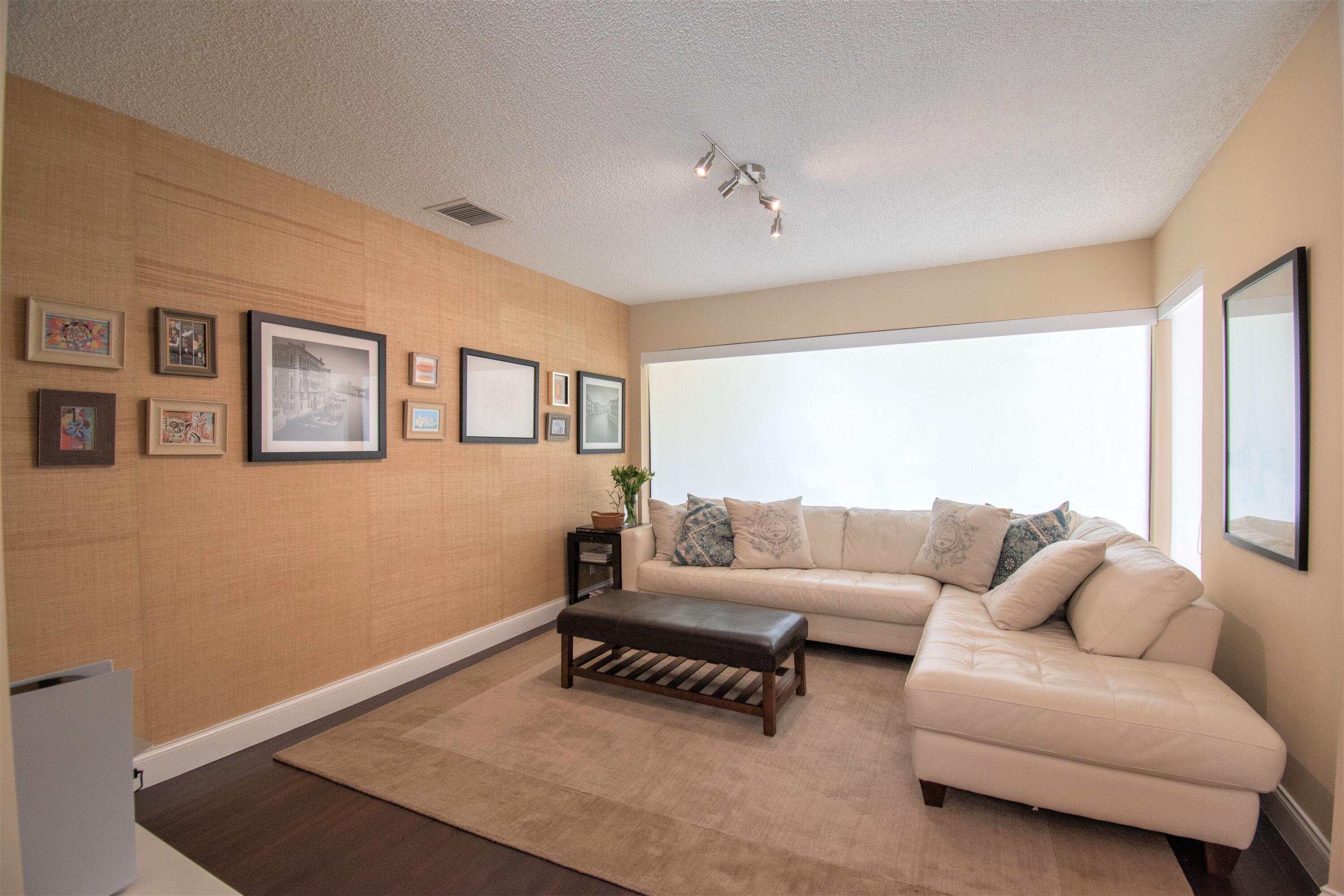 3005 Hampton Circle