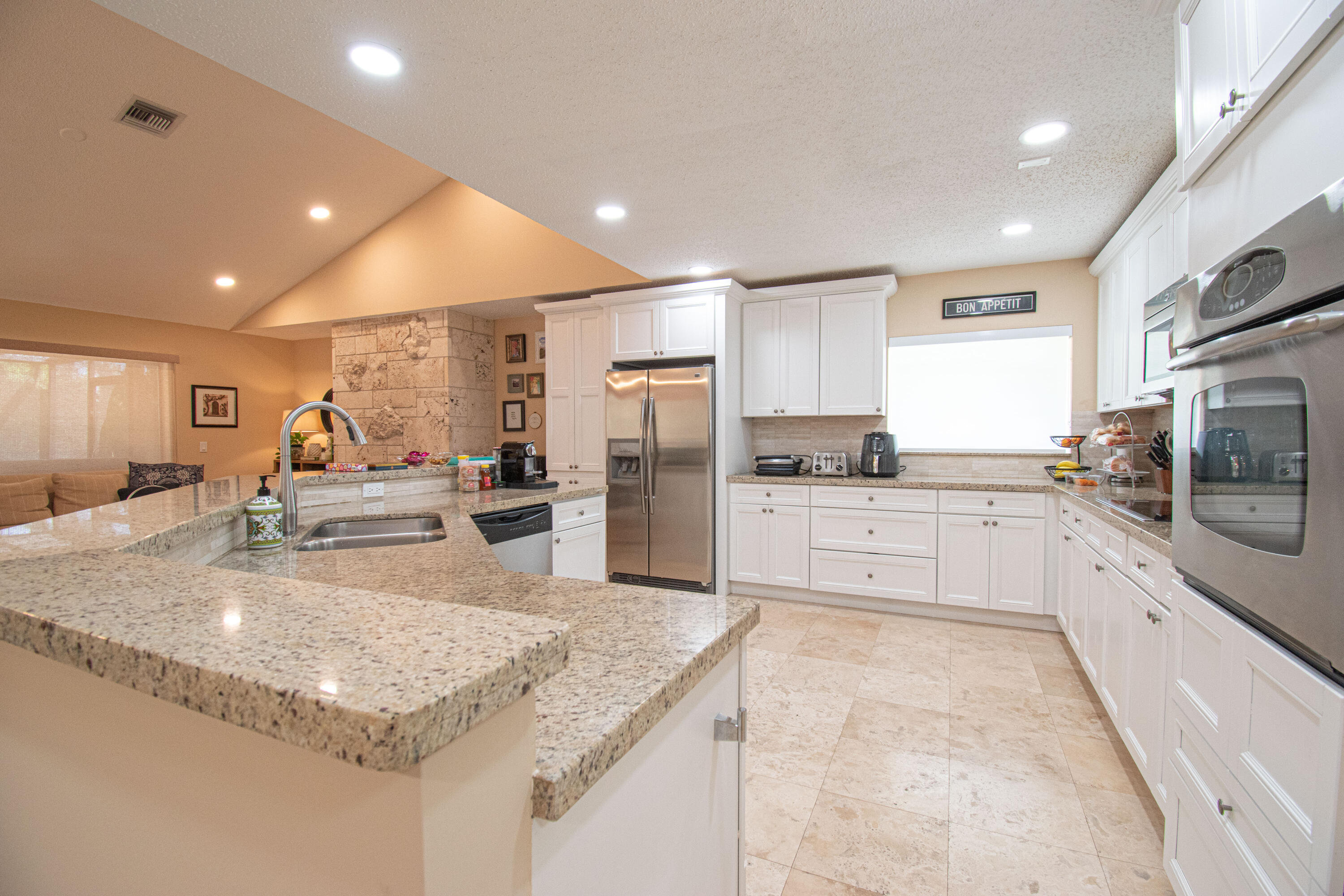 3005 Hampton Circle
