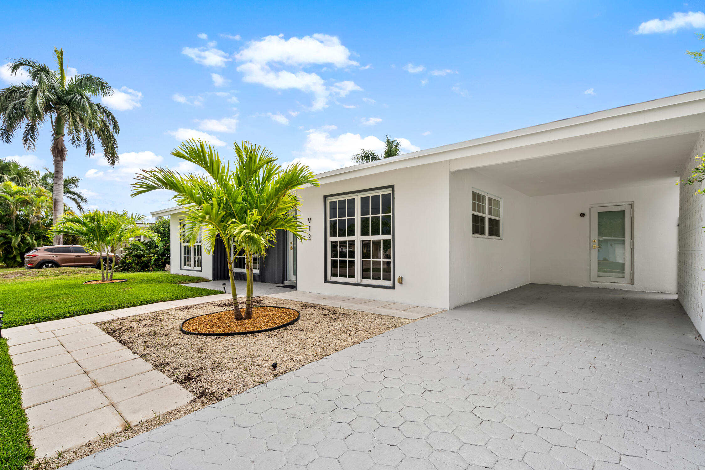 912 SE 16th Place