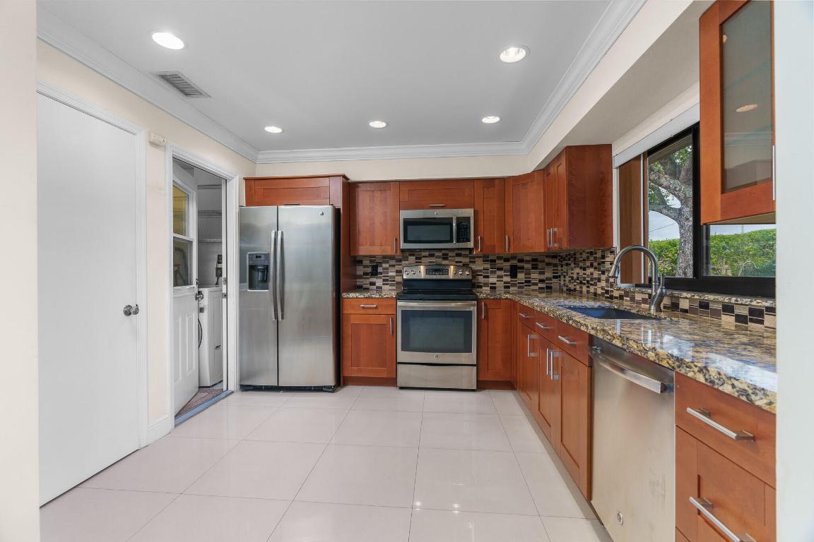 4696 Greentree Path B