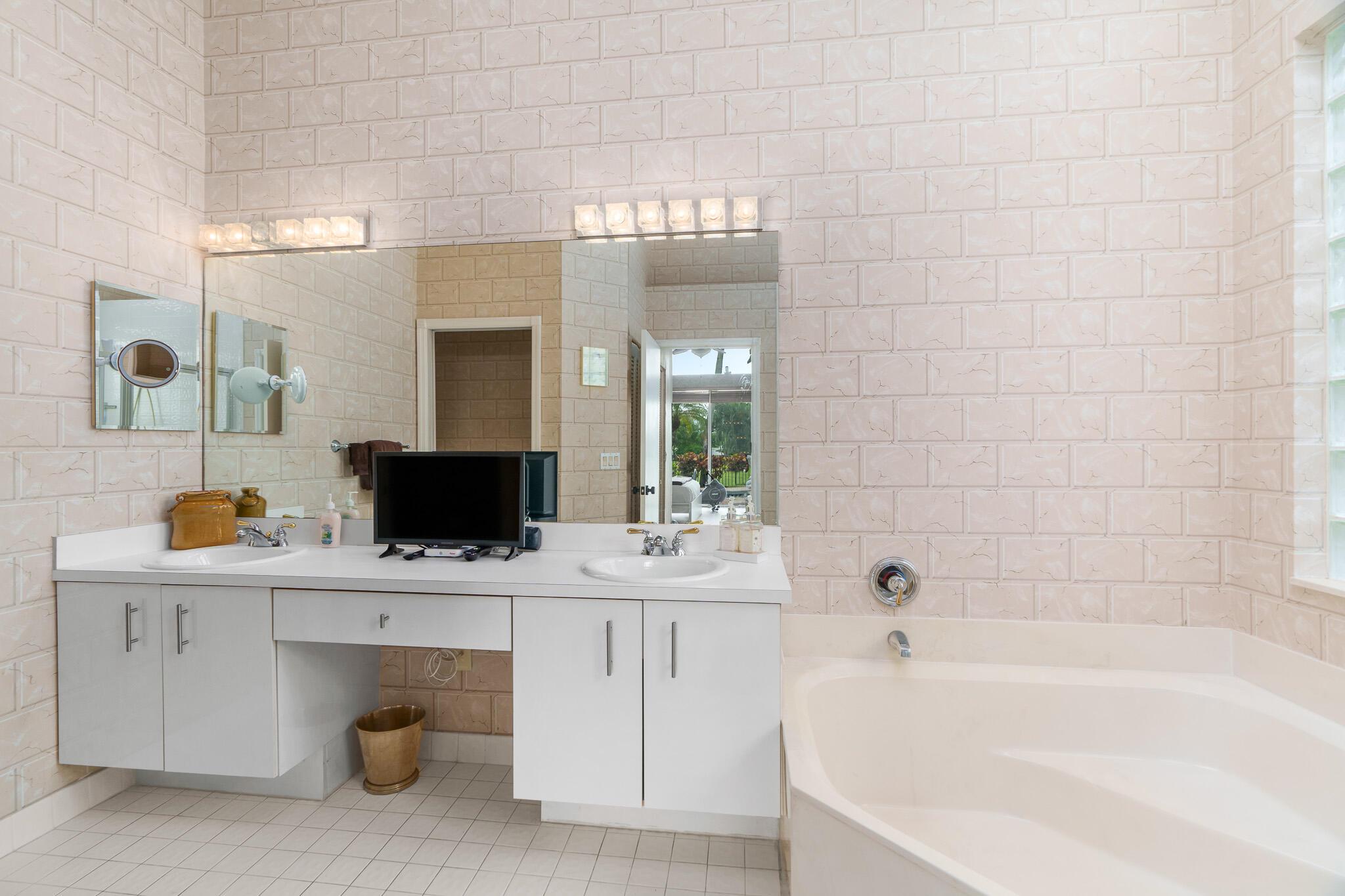 19699 Dinner Key Drive