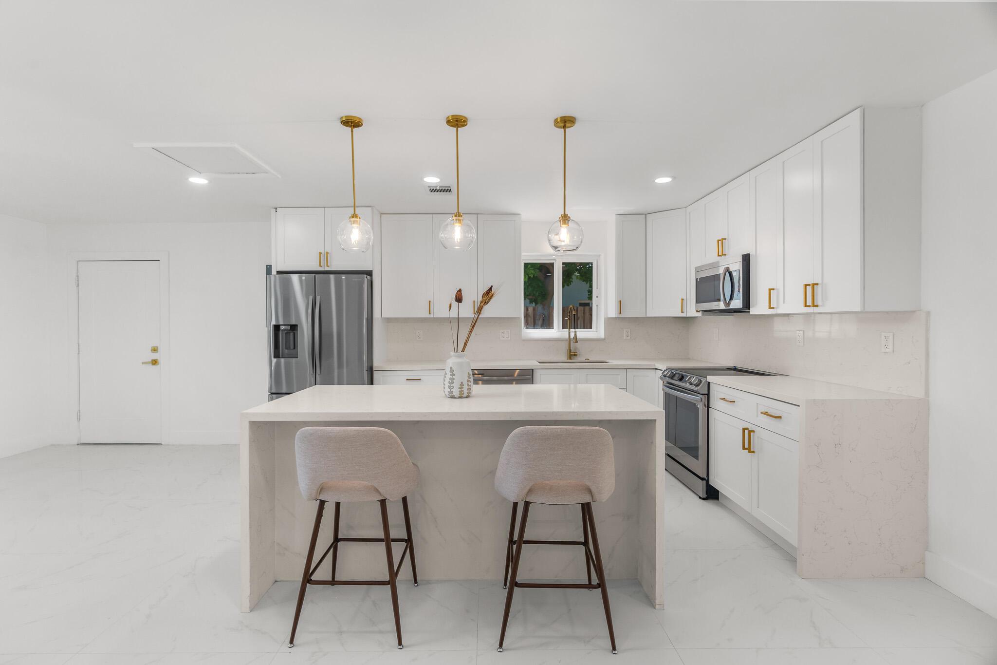 2771 NE 53rd Street