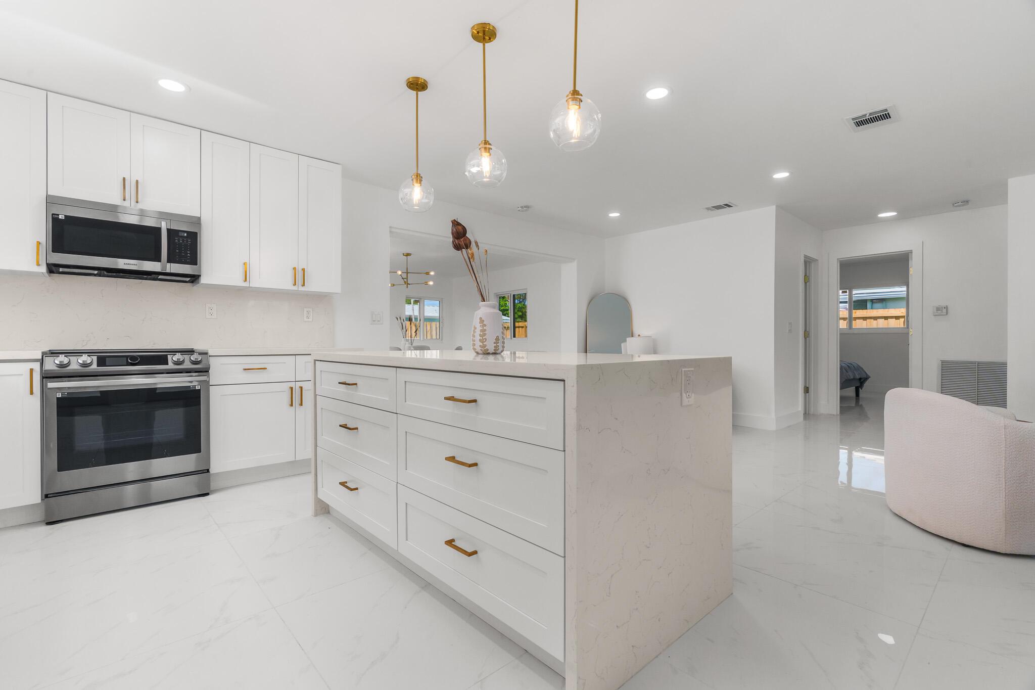 2771 NE 53rd Street