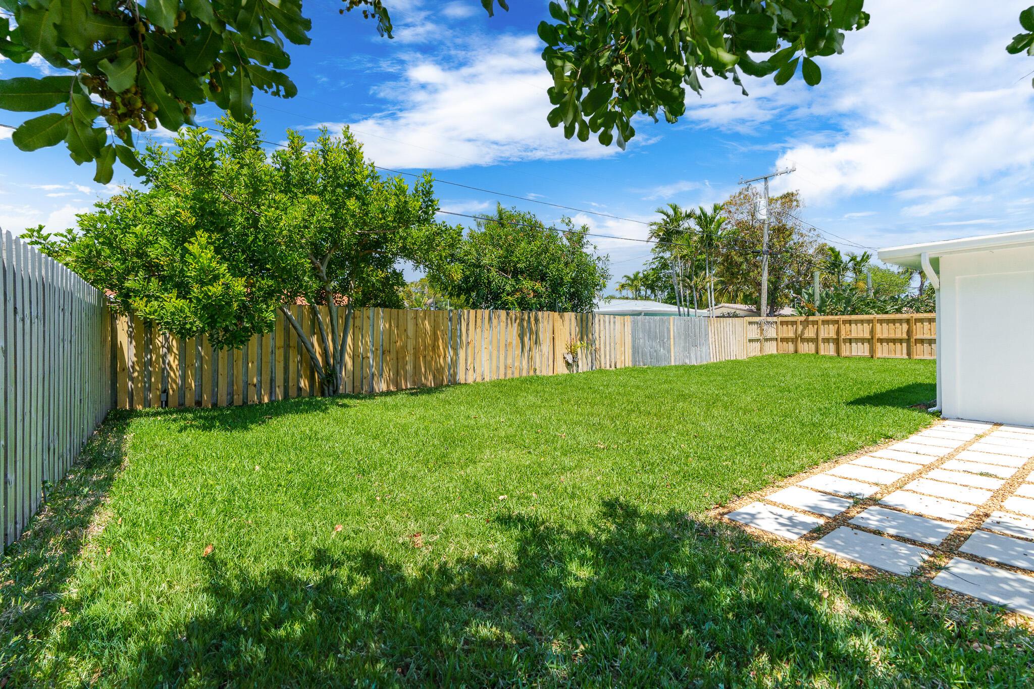 2771 NE 53rd Street