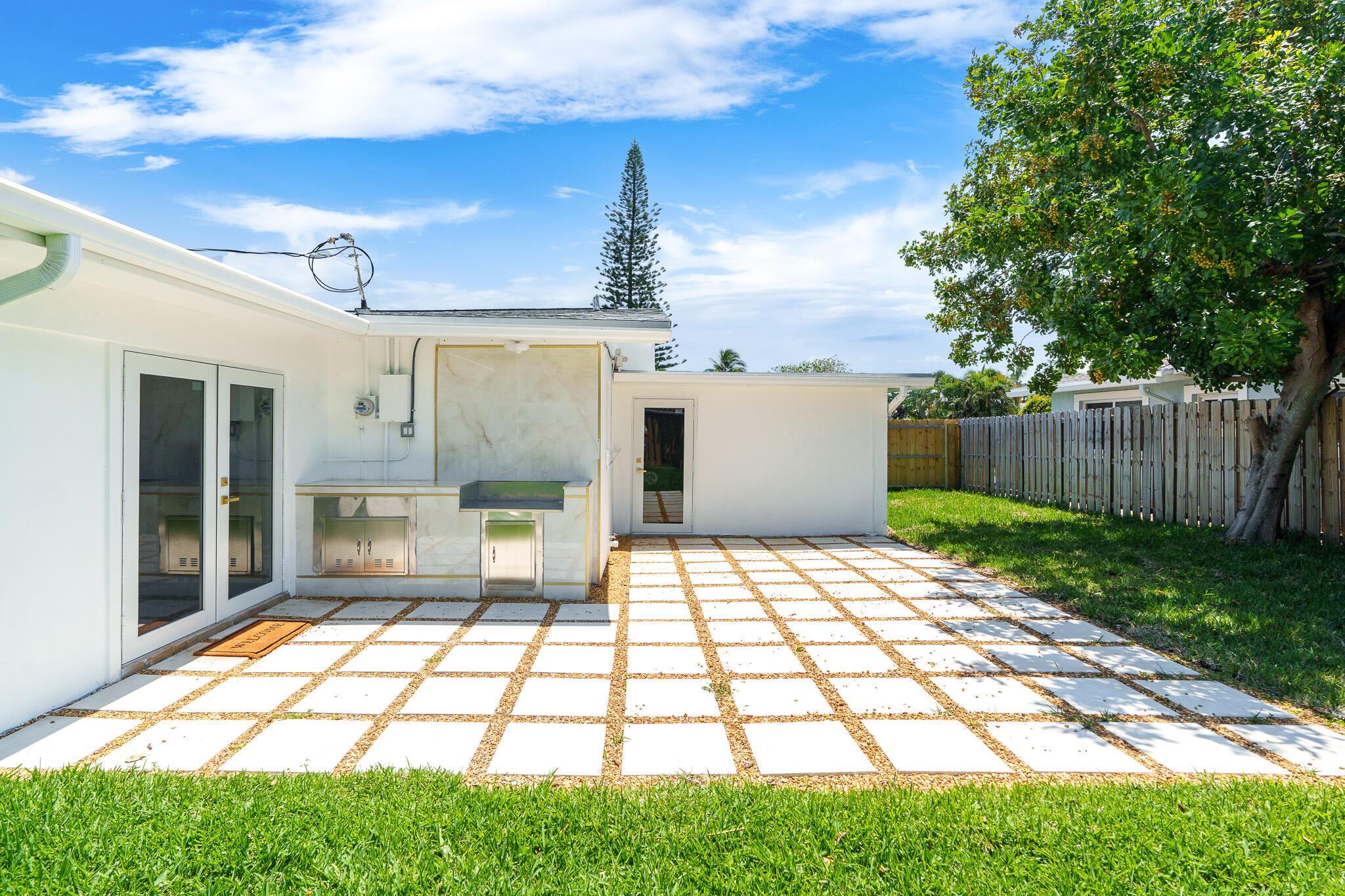 2771 NE 53rd Street