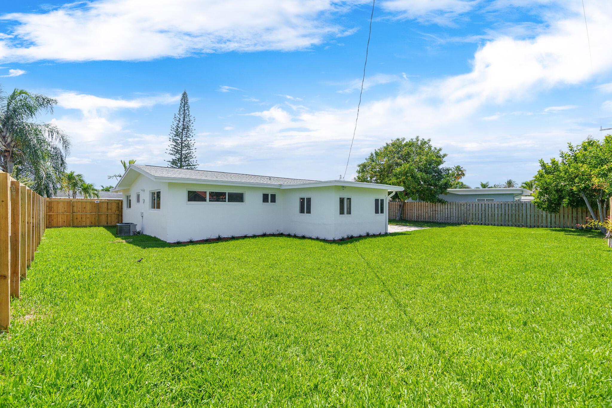 2771 NE 53rd Street