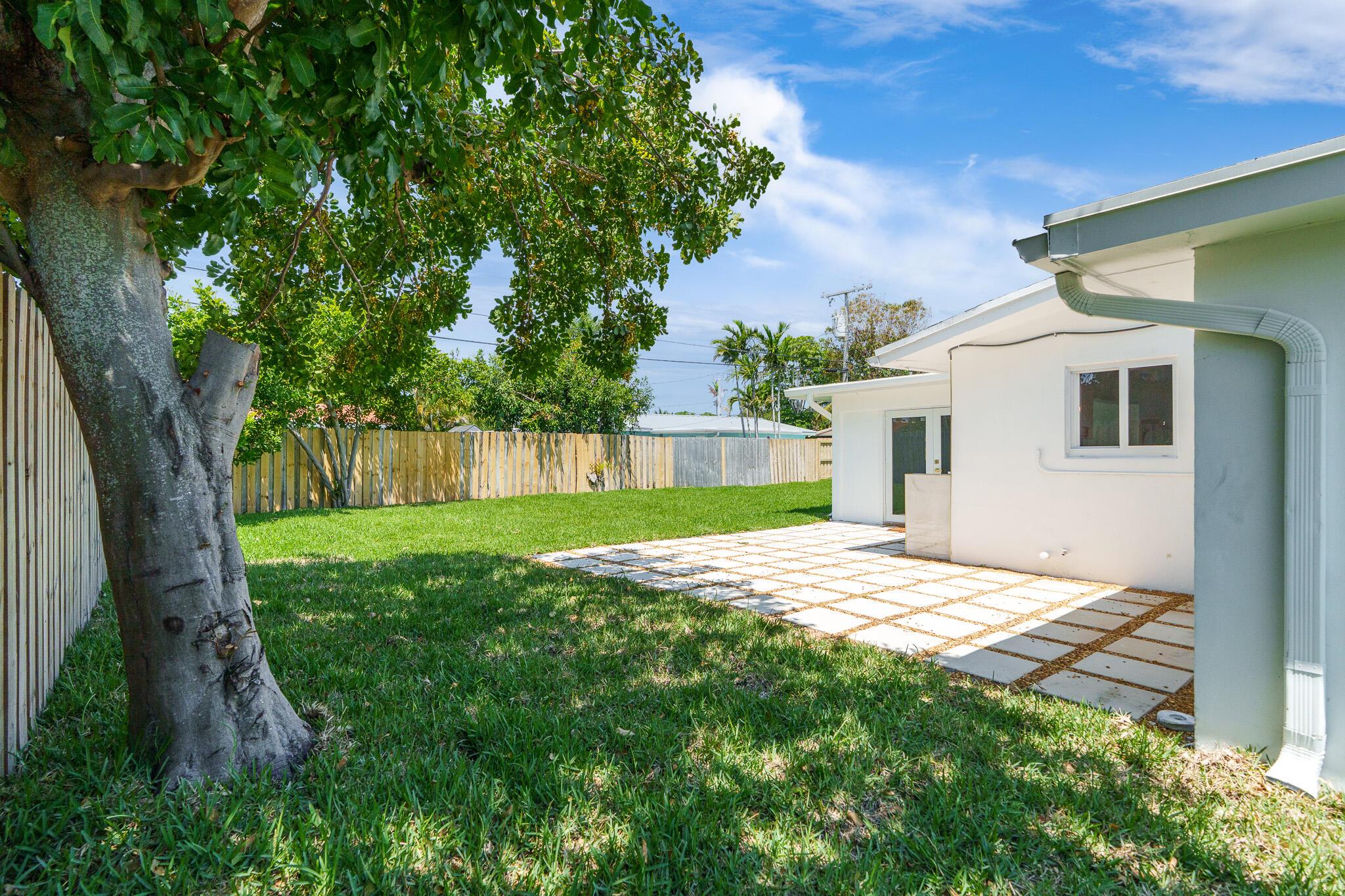 2771 NE 53rd Street