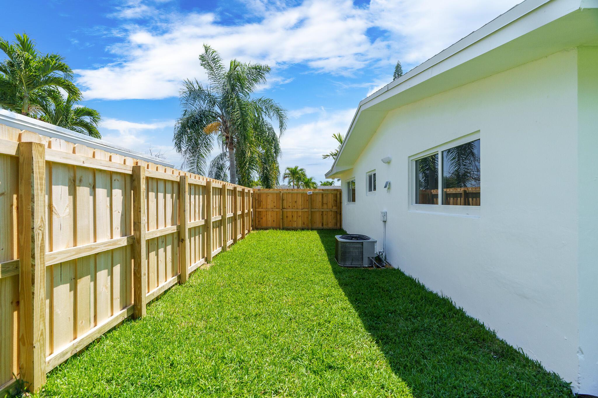 2771 NE 53rd Street
