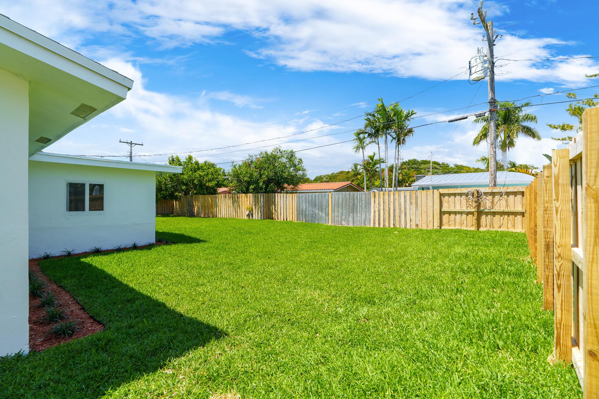 2771 NE 53rd Street