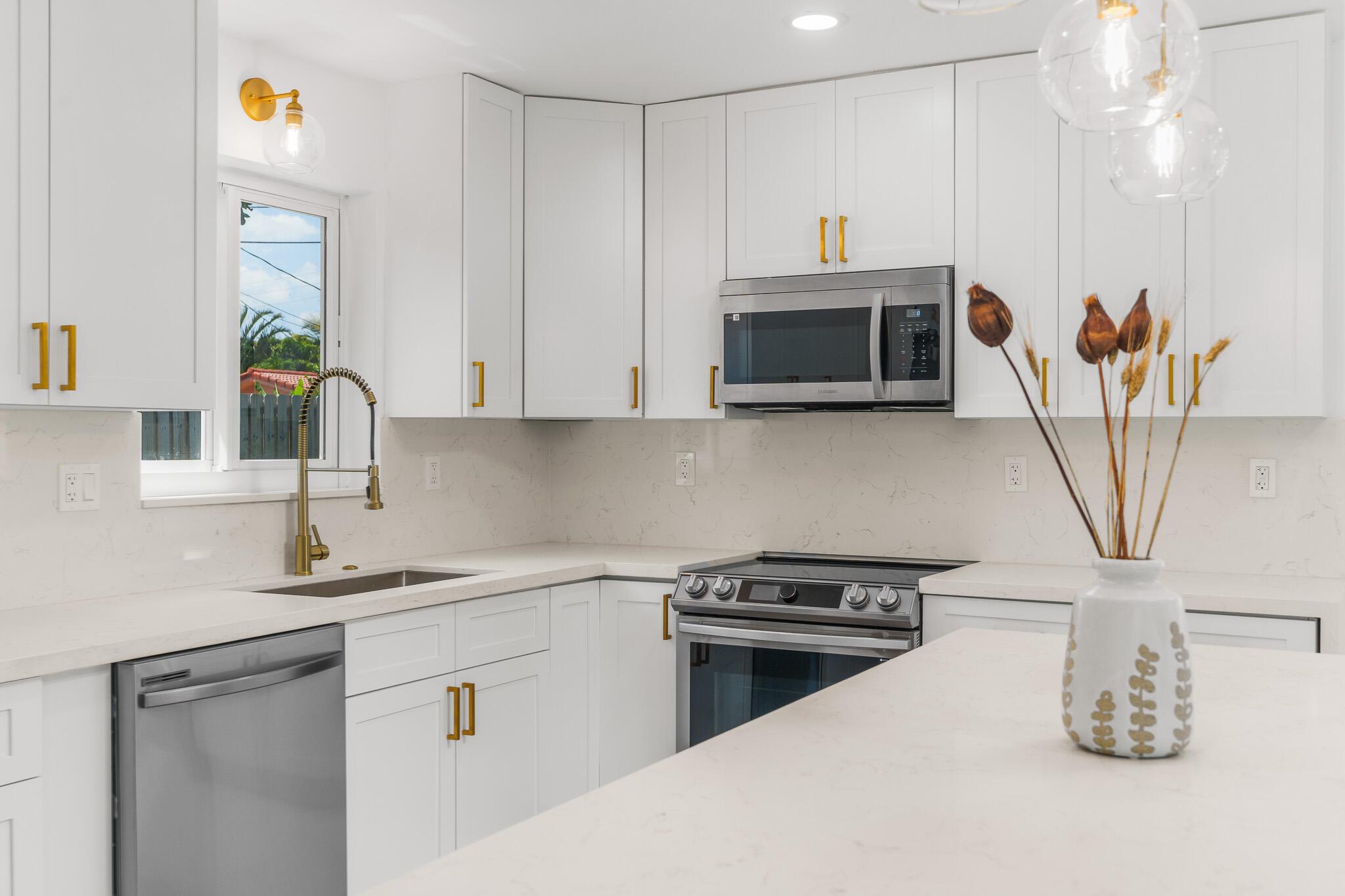2771 NE 53rd Street