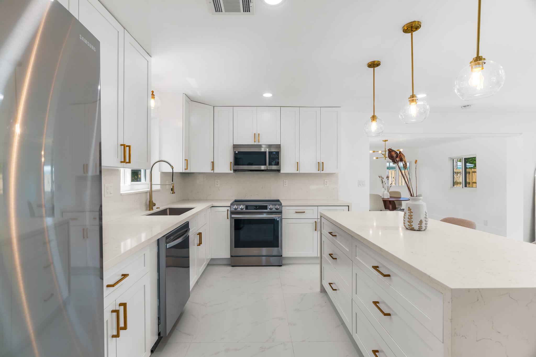 2771 NE 53rd Street