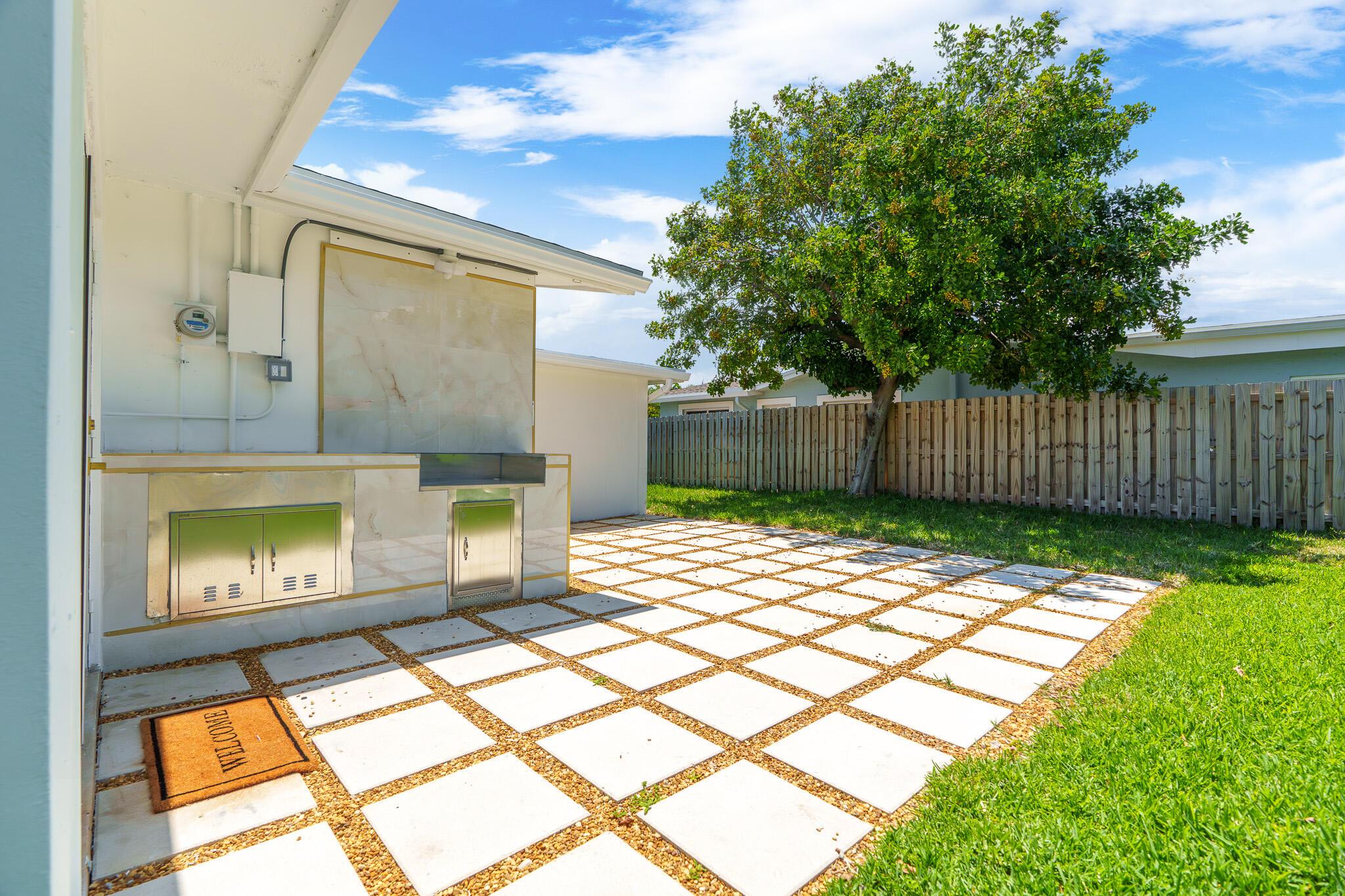 2771 NE 53rd Street