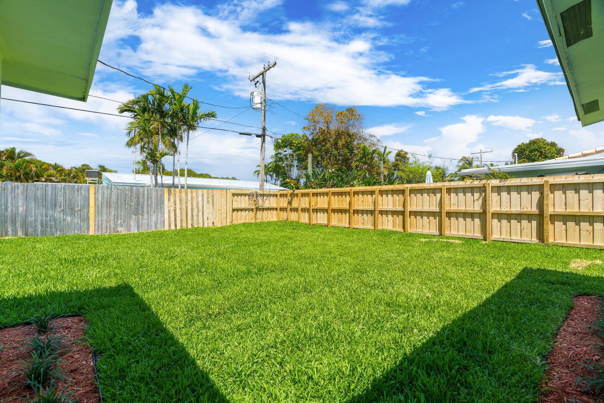 2771 NE 53rd Street