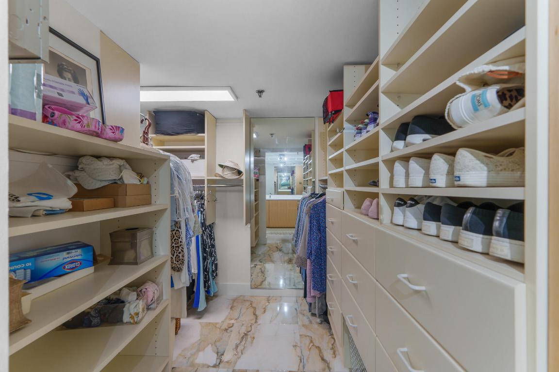 7572 Regency Lake Drive 302