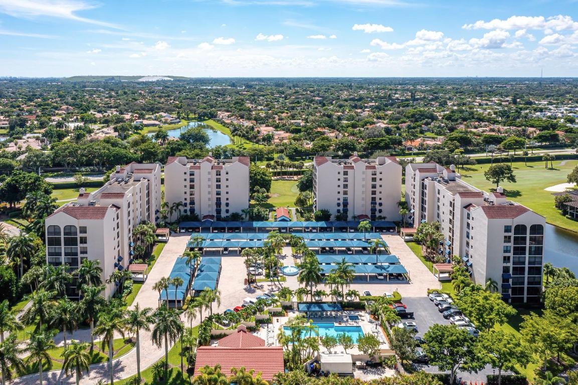 7572 Regency Lake Drive 302