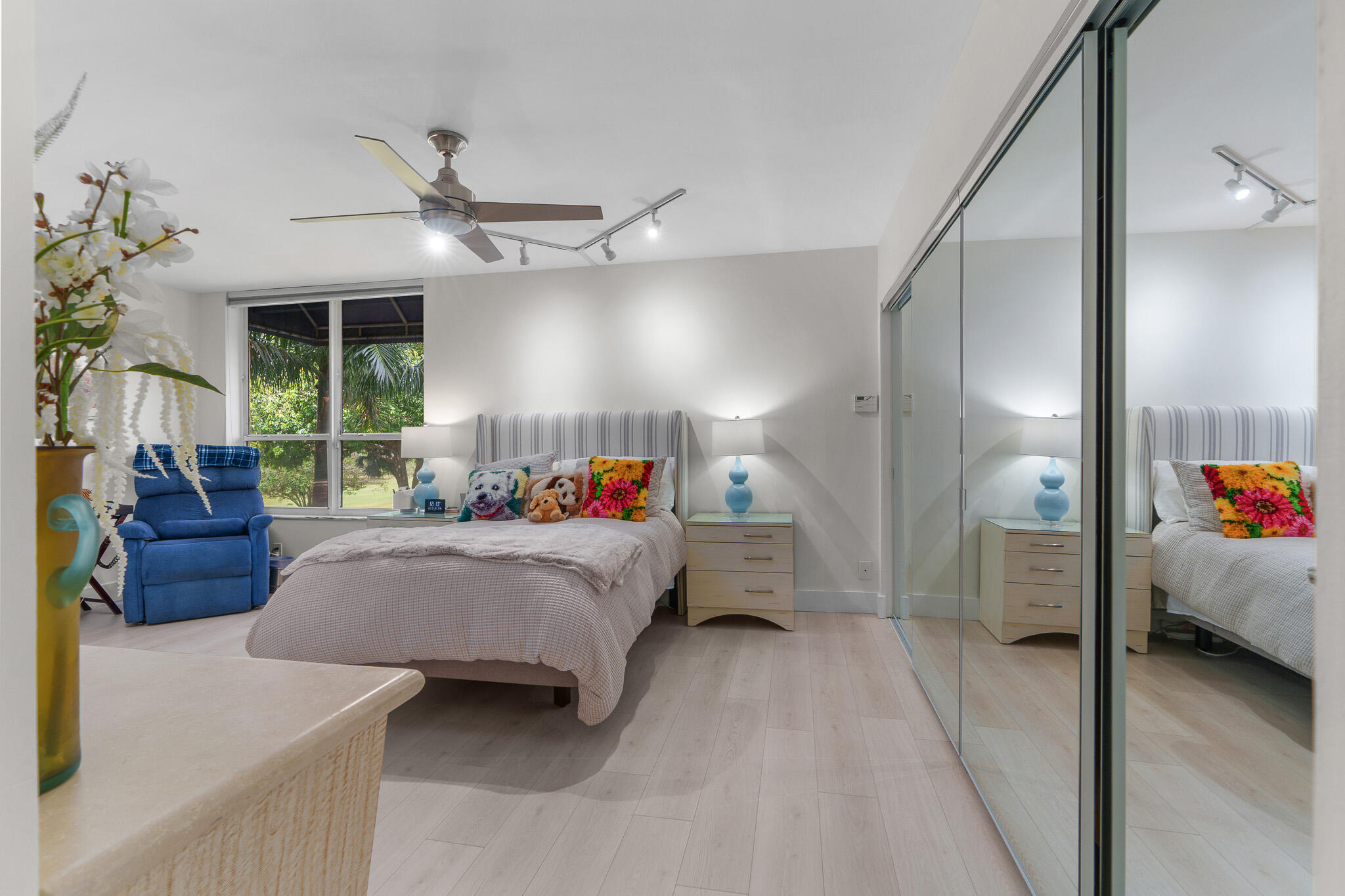 7572 Regency Lake Drive 302