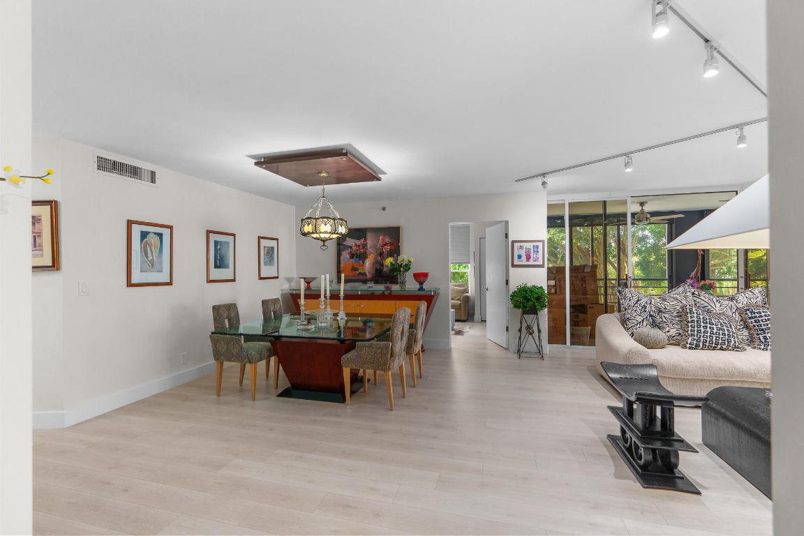 7572 Regency Lake Drive 302