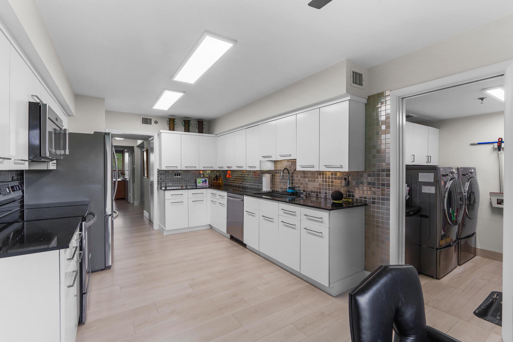 7572 Regency Lake Drive 302