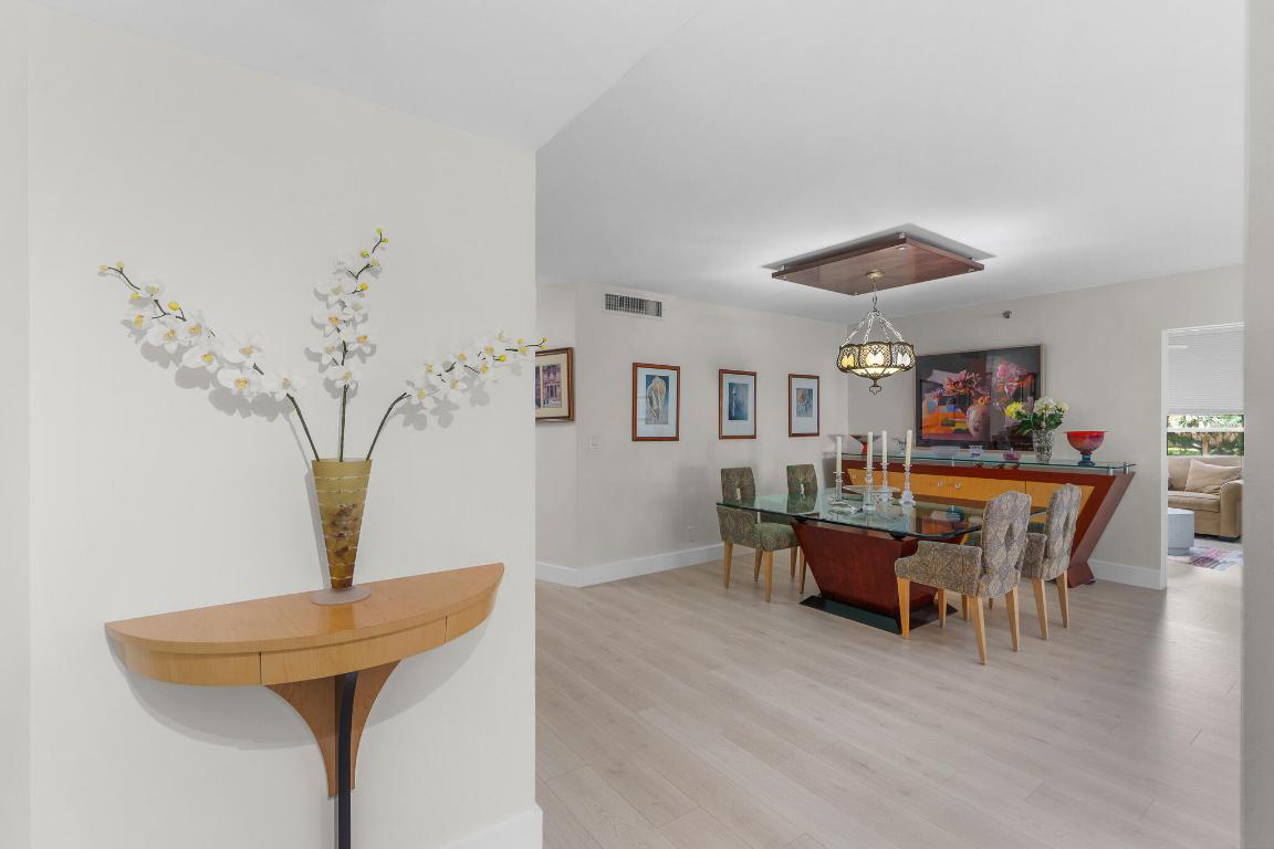 7572 Regency Lake Drive 302