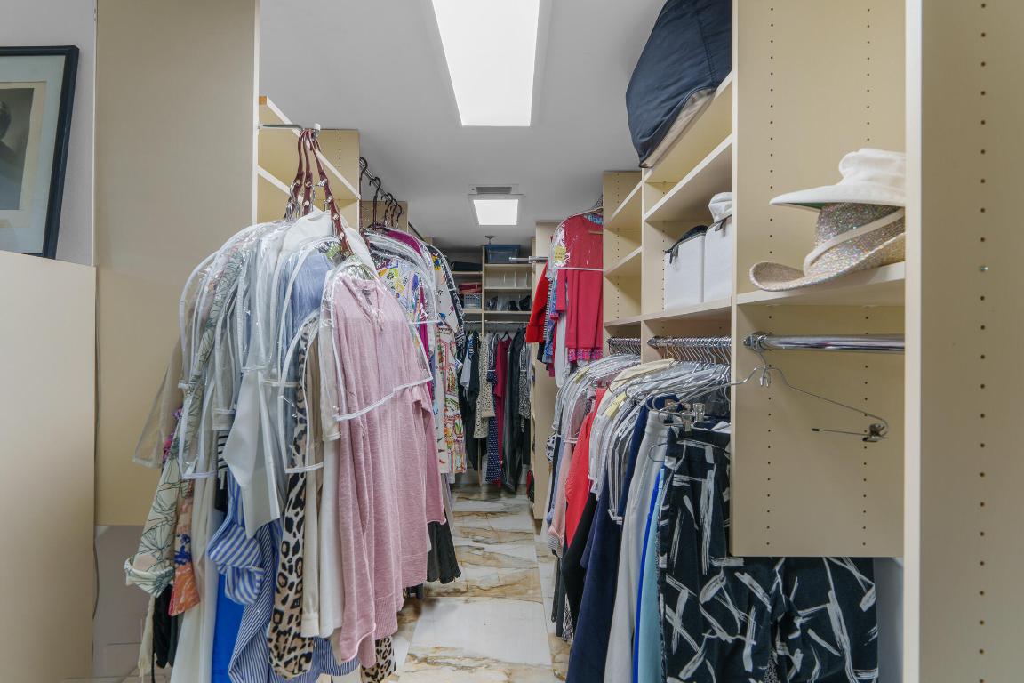 7572 Regency Lake Drive 302