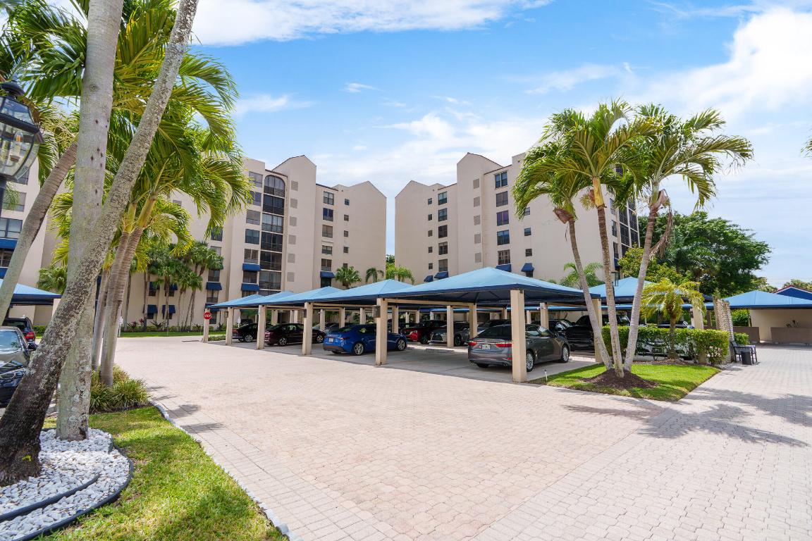 7572 Regency Lake Drive 302