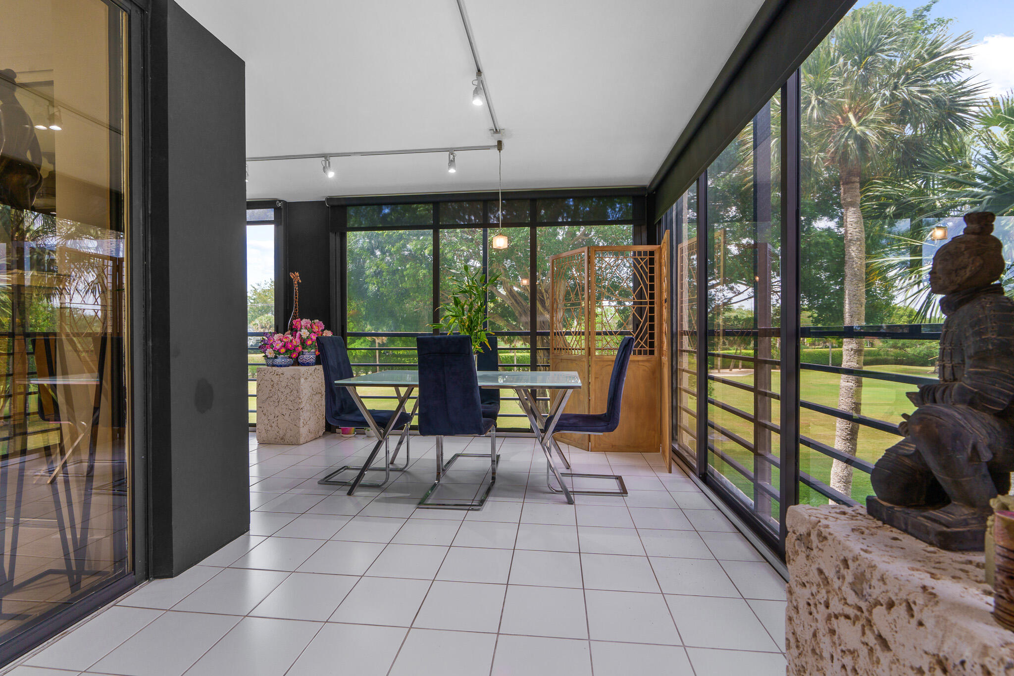 7572 Regency Lake Drive 302