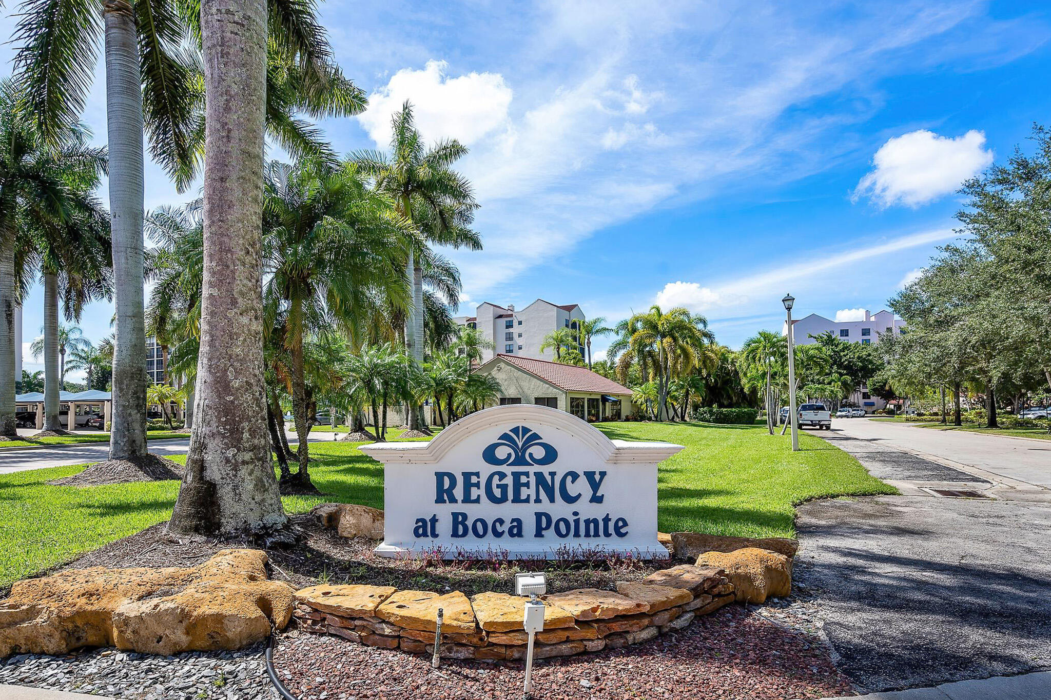 7572 Regency Lake Drive 302