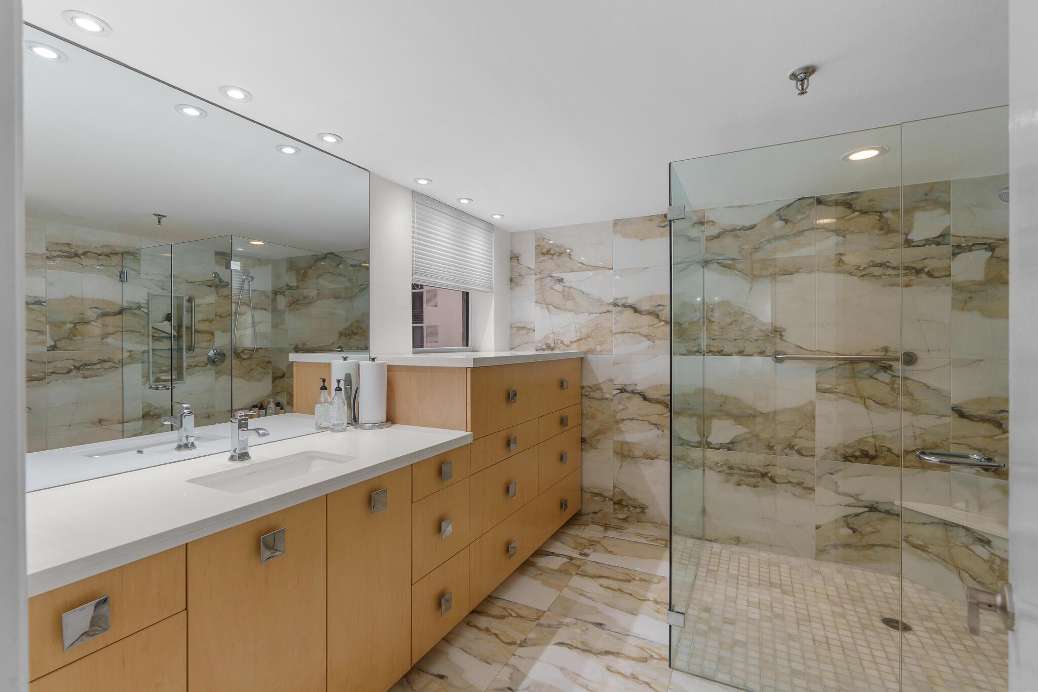 7572 Regency Lake Drive 302