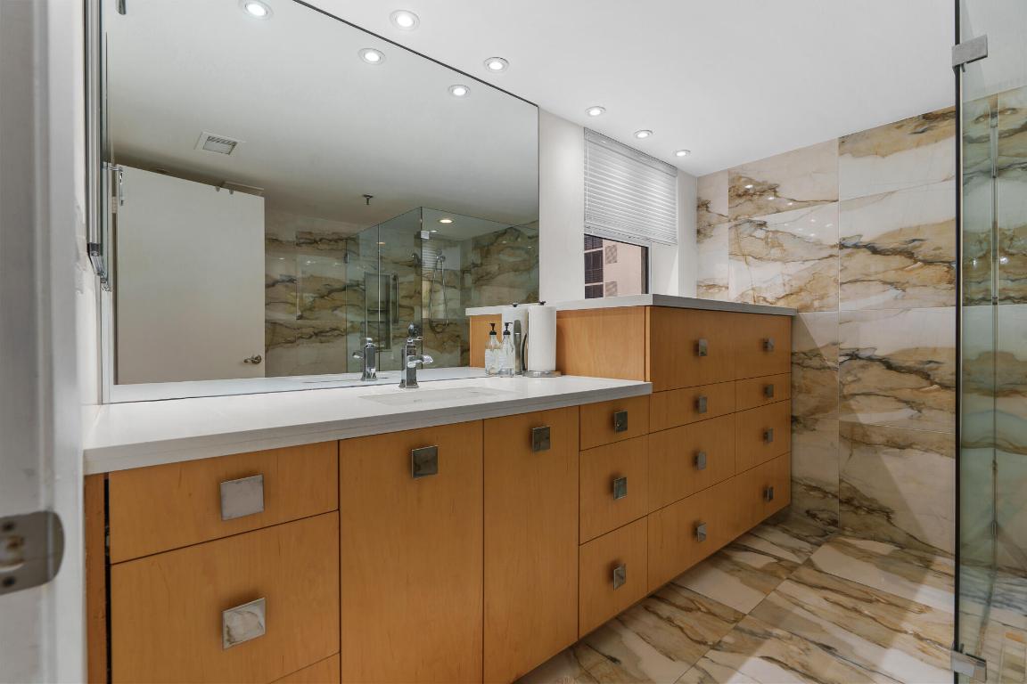 7572 Regency Lake Drive 302