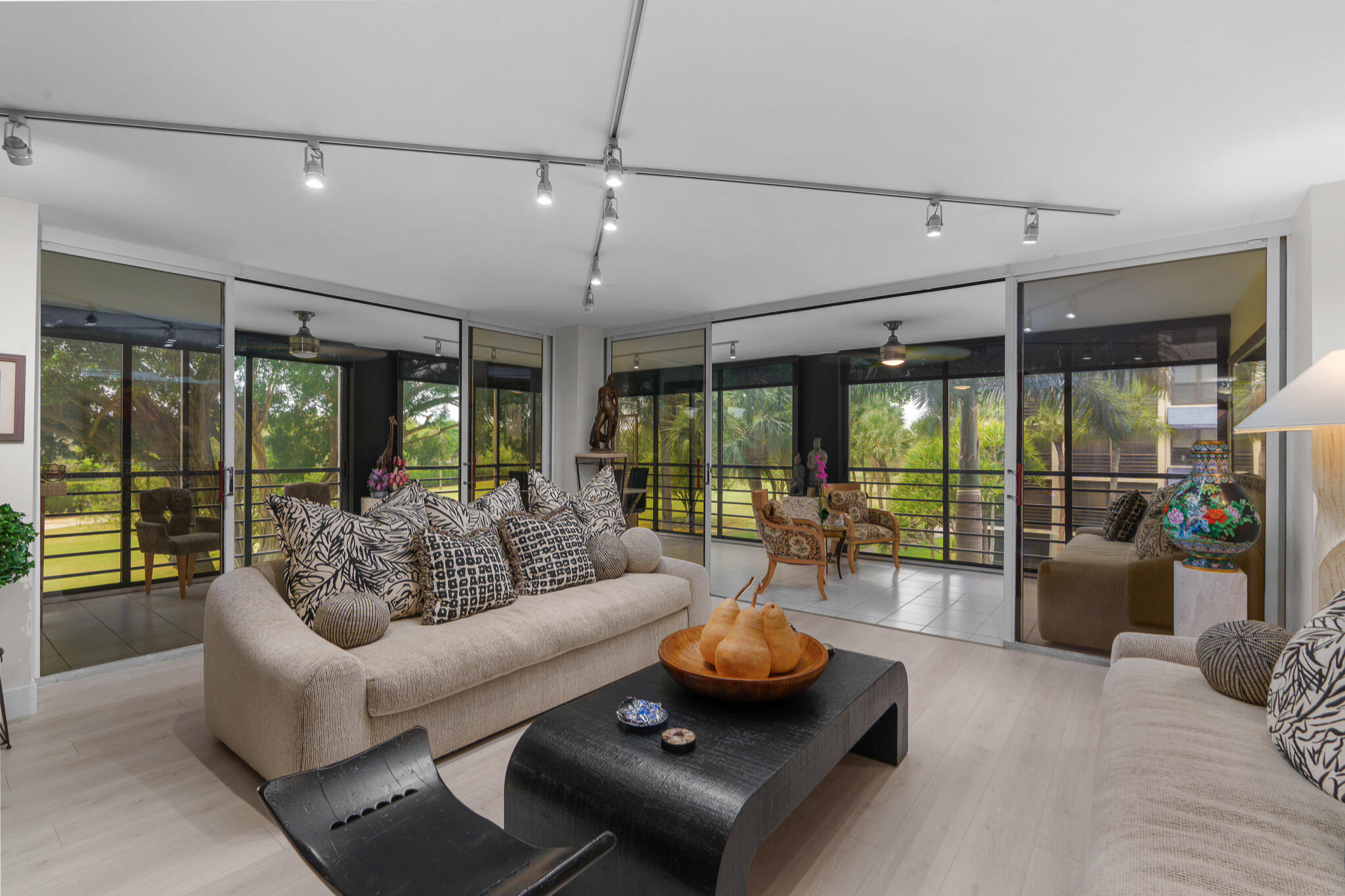 7572 Regency Lake Drive 302