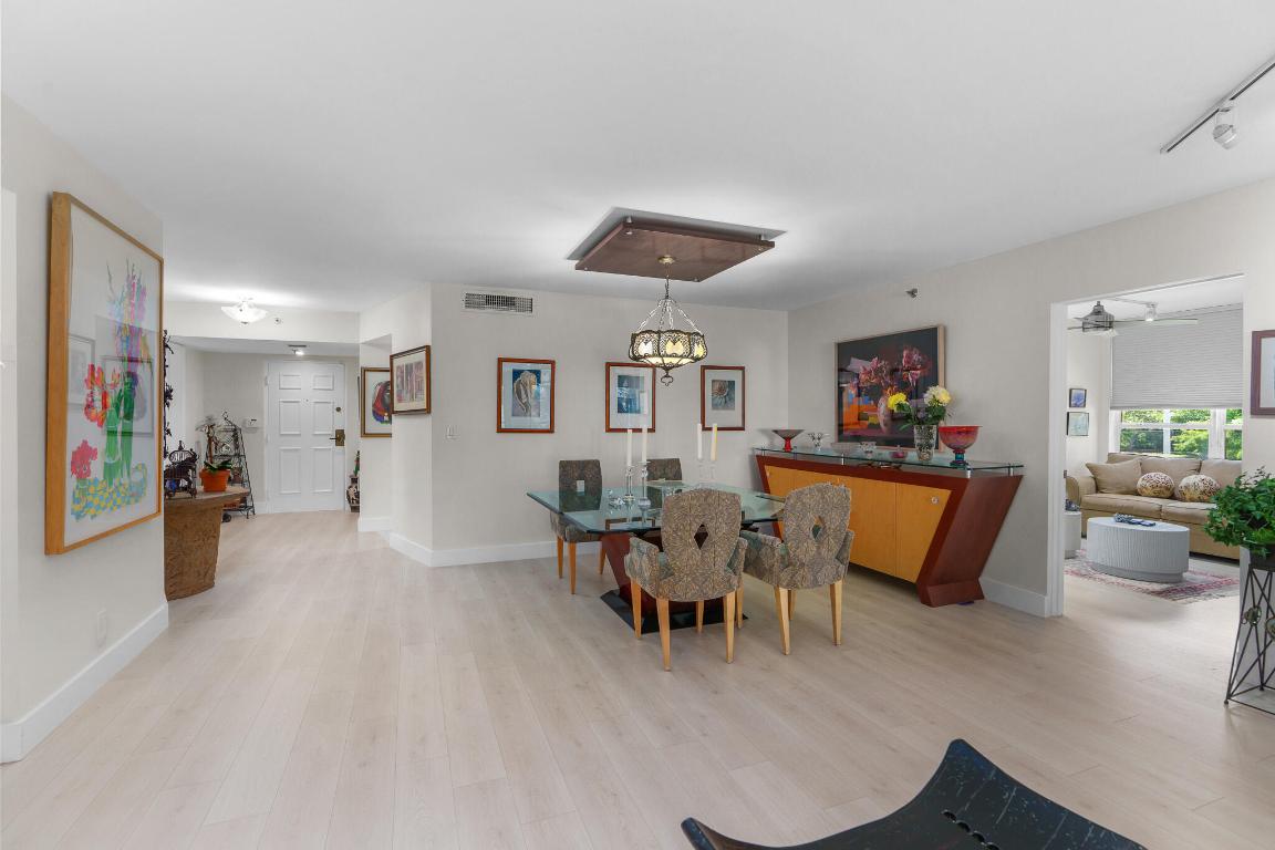 7572 Regency Lake Drive 302