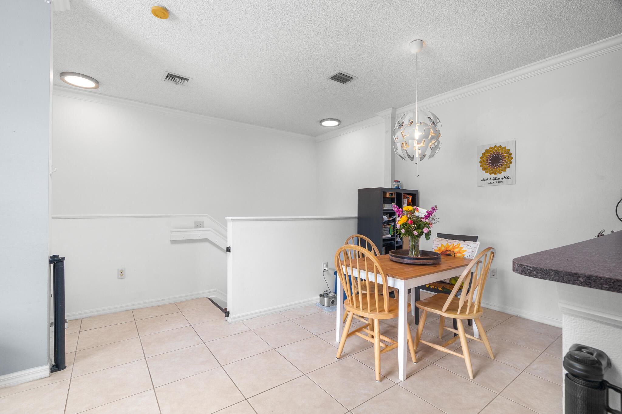 2879 Crestwood Terrace 1202