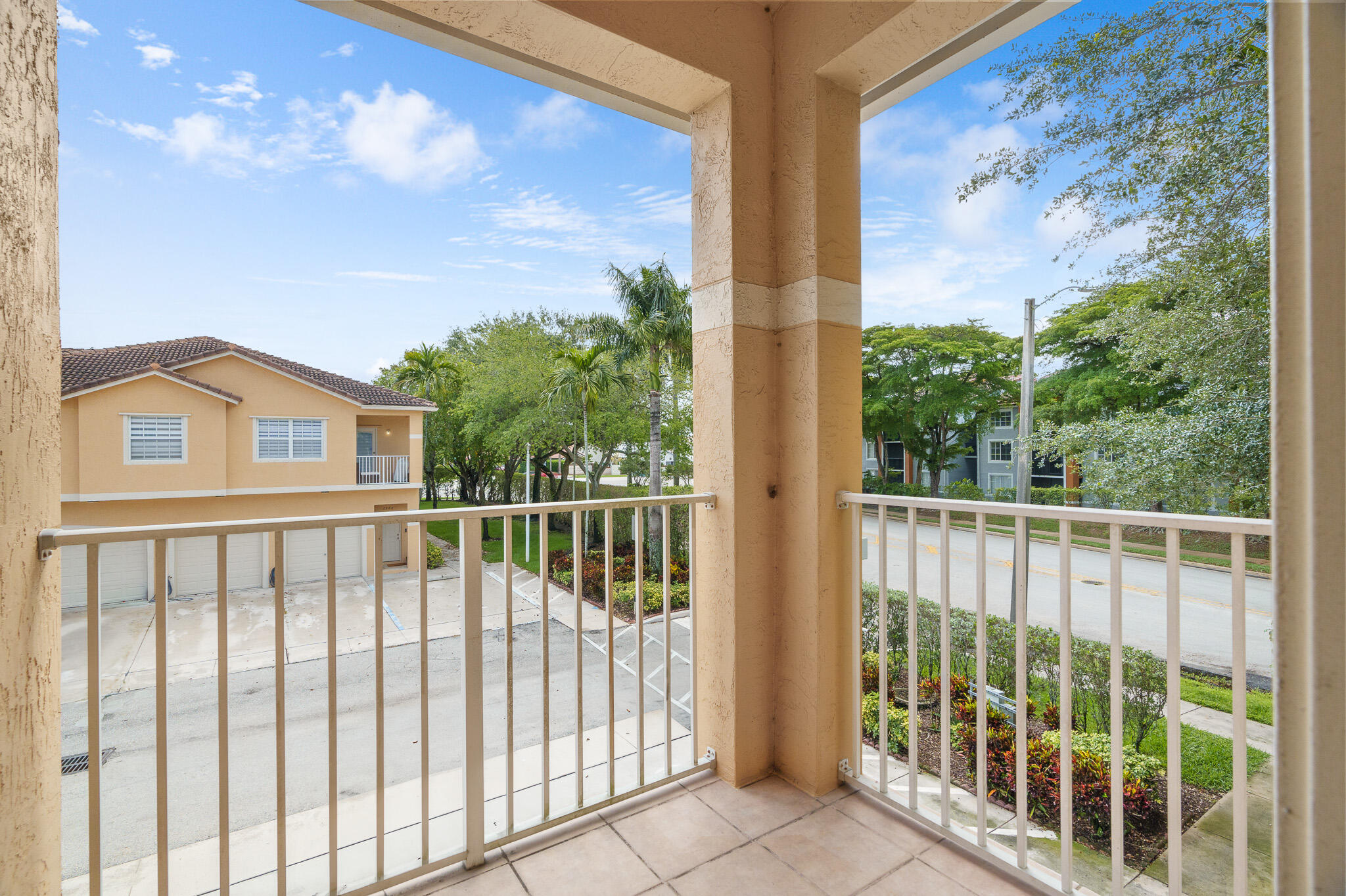 2879 Crestwood Terrace 1202