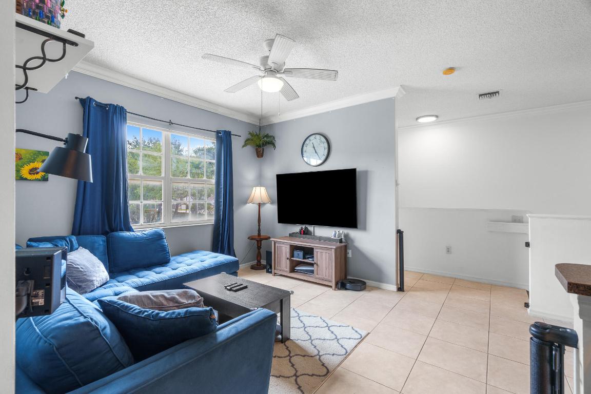 2879 Crestwood Terrace 1202