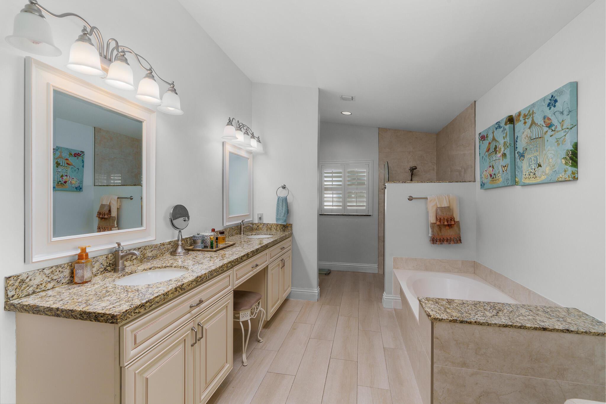 11199 Island Lakes Lane