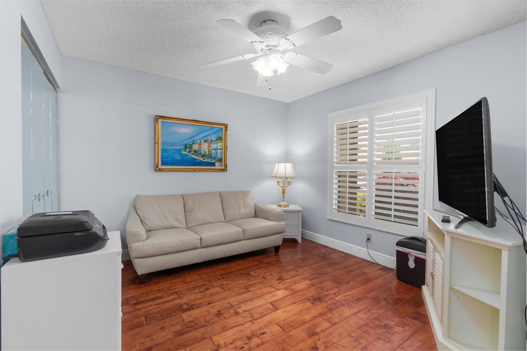 11199 Island Lakes Lane