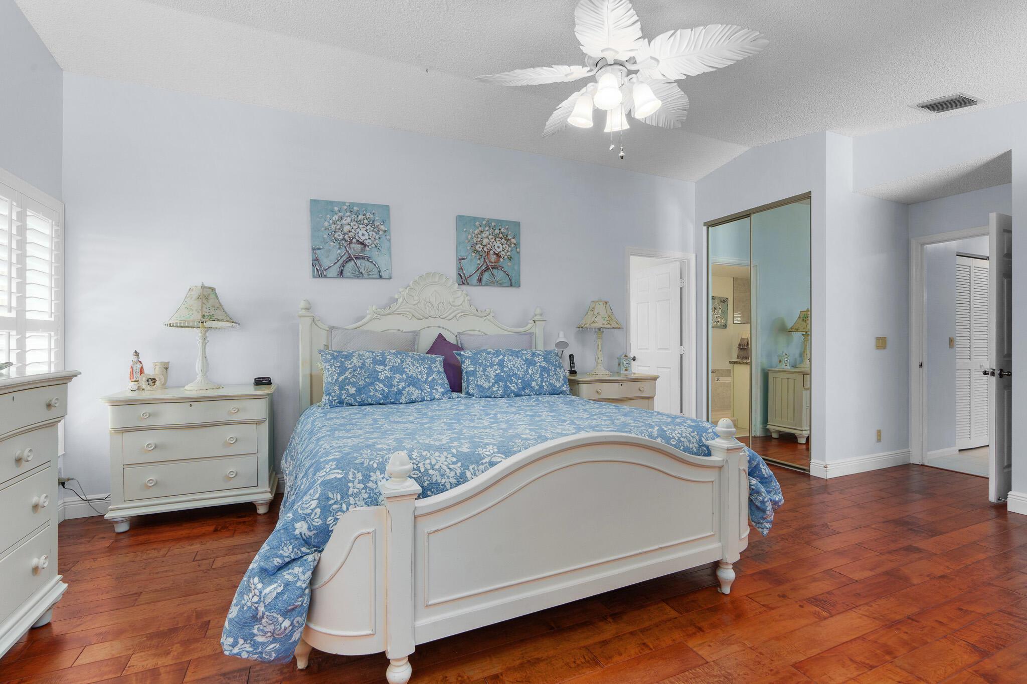 11199 Island Lakes Lane