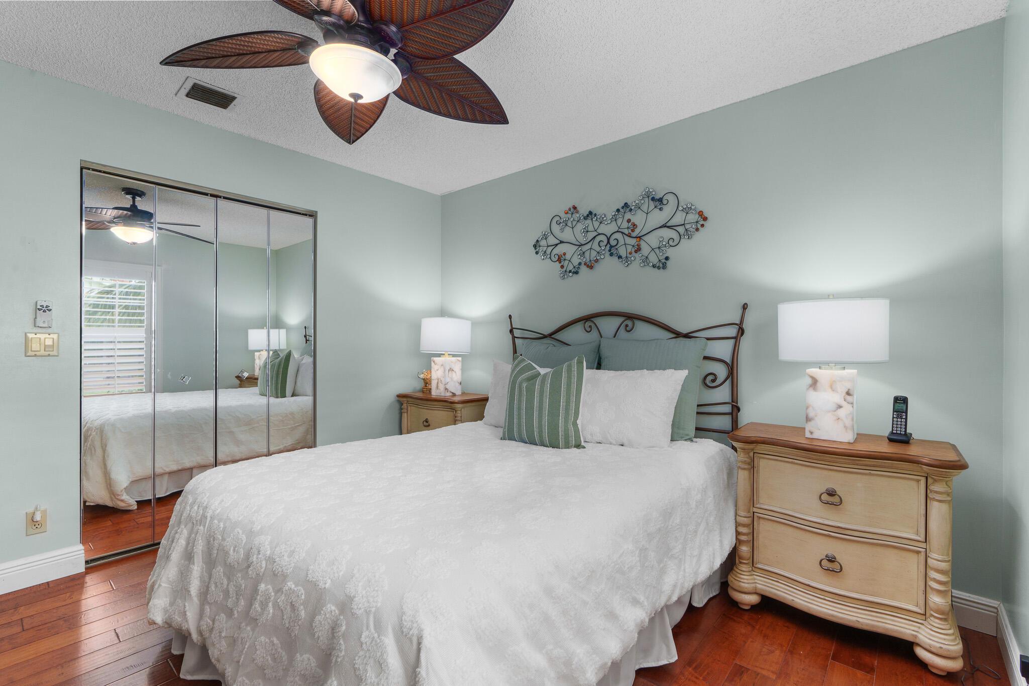 11199 Island Lakes Lane