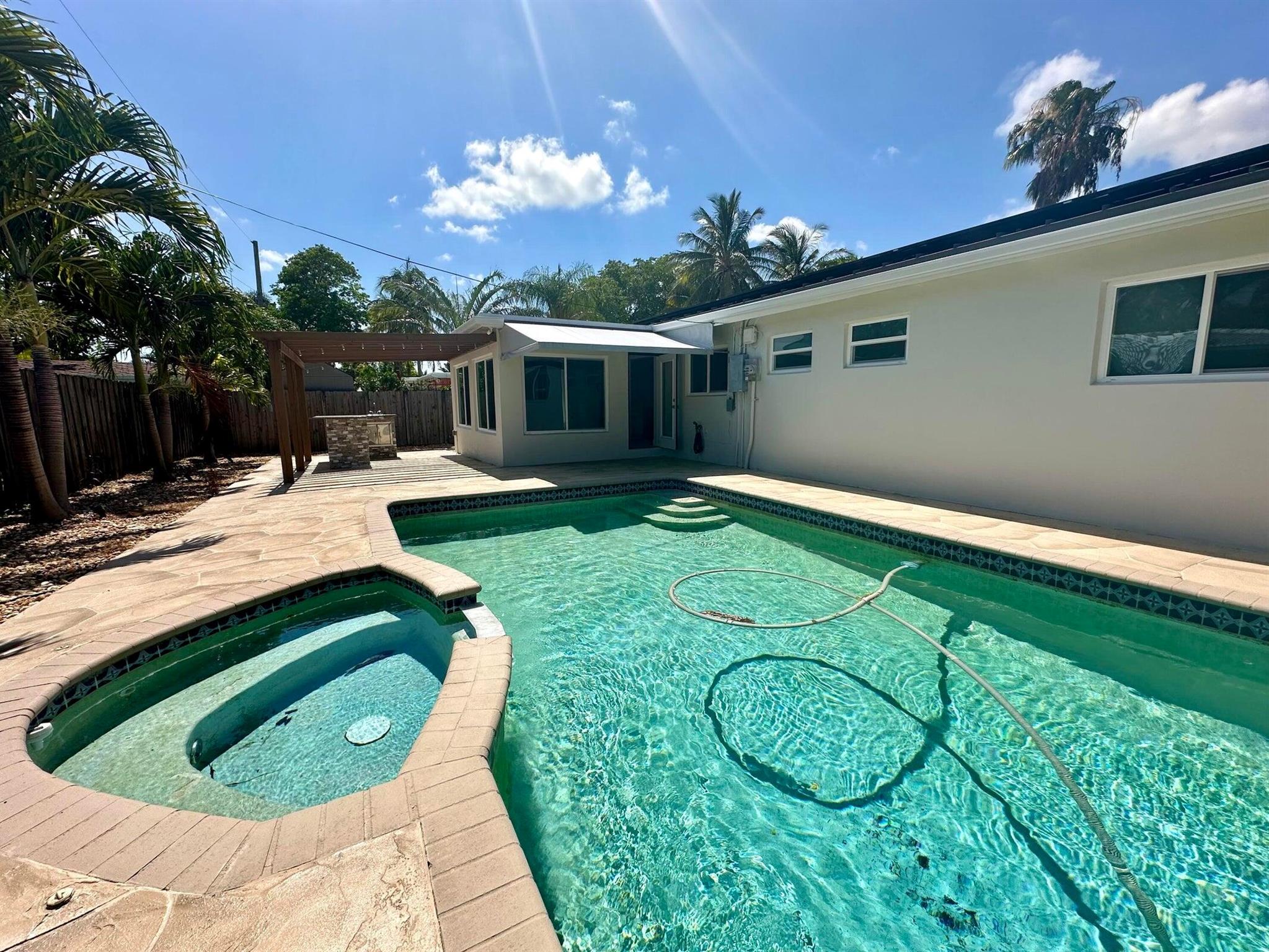 284 SW 11th Street