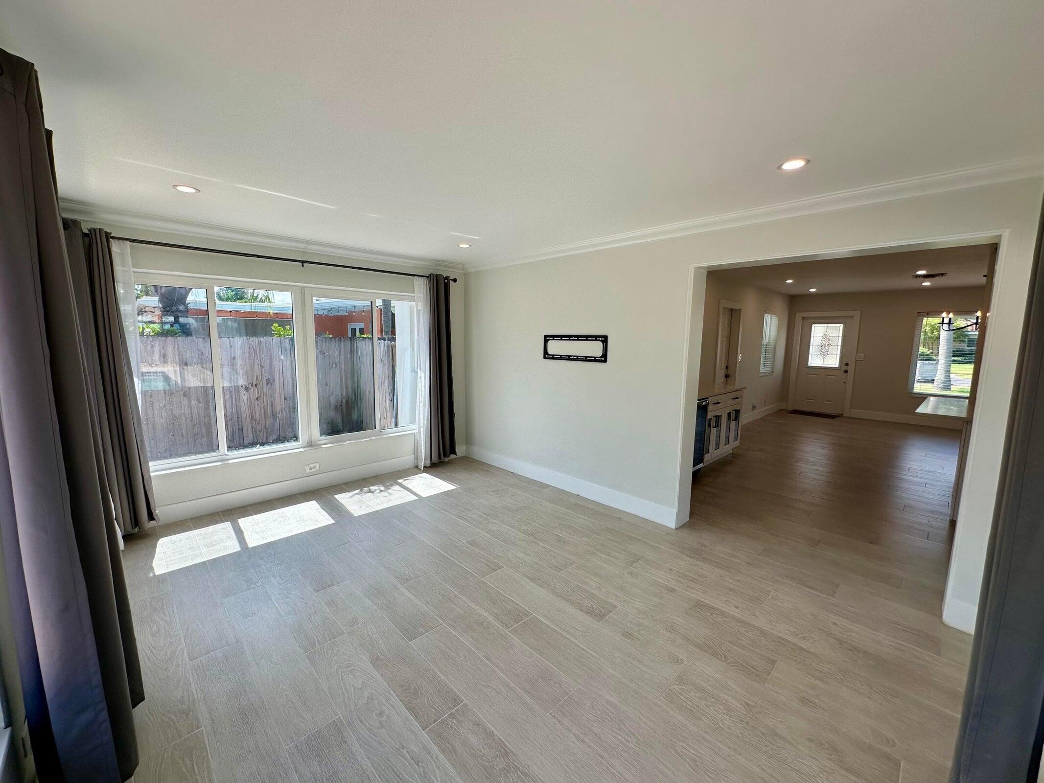 284 SW 11th Street
