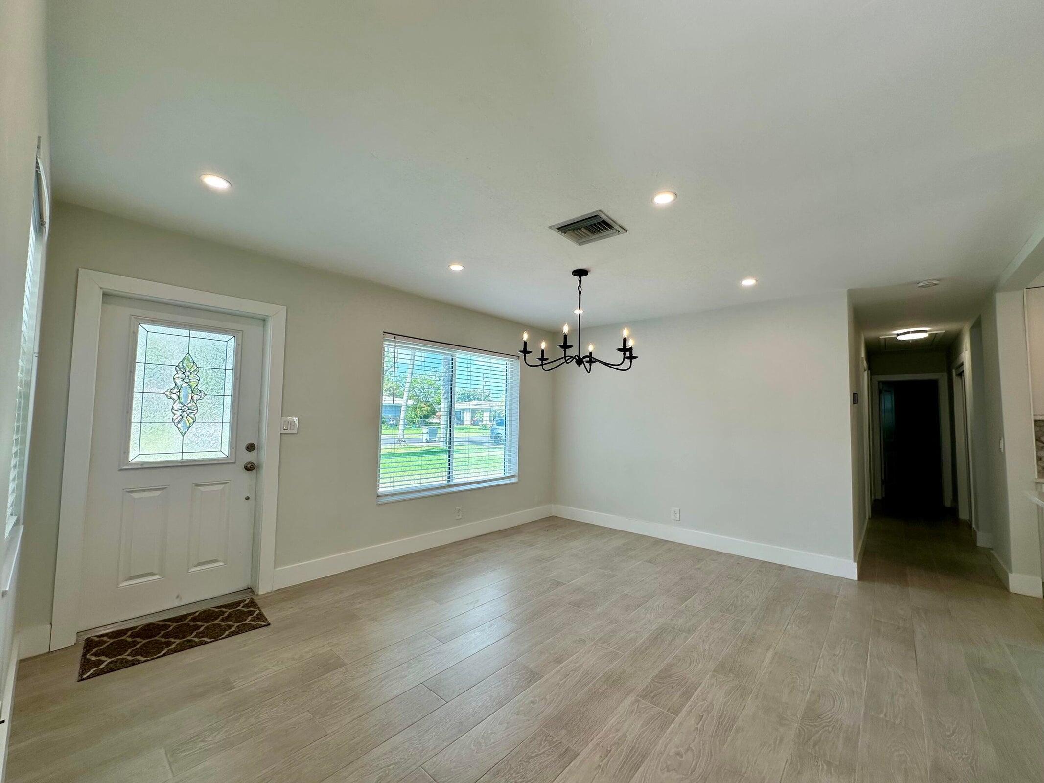 284 SW 11th Street