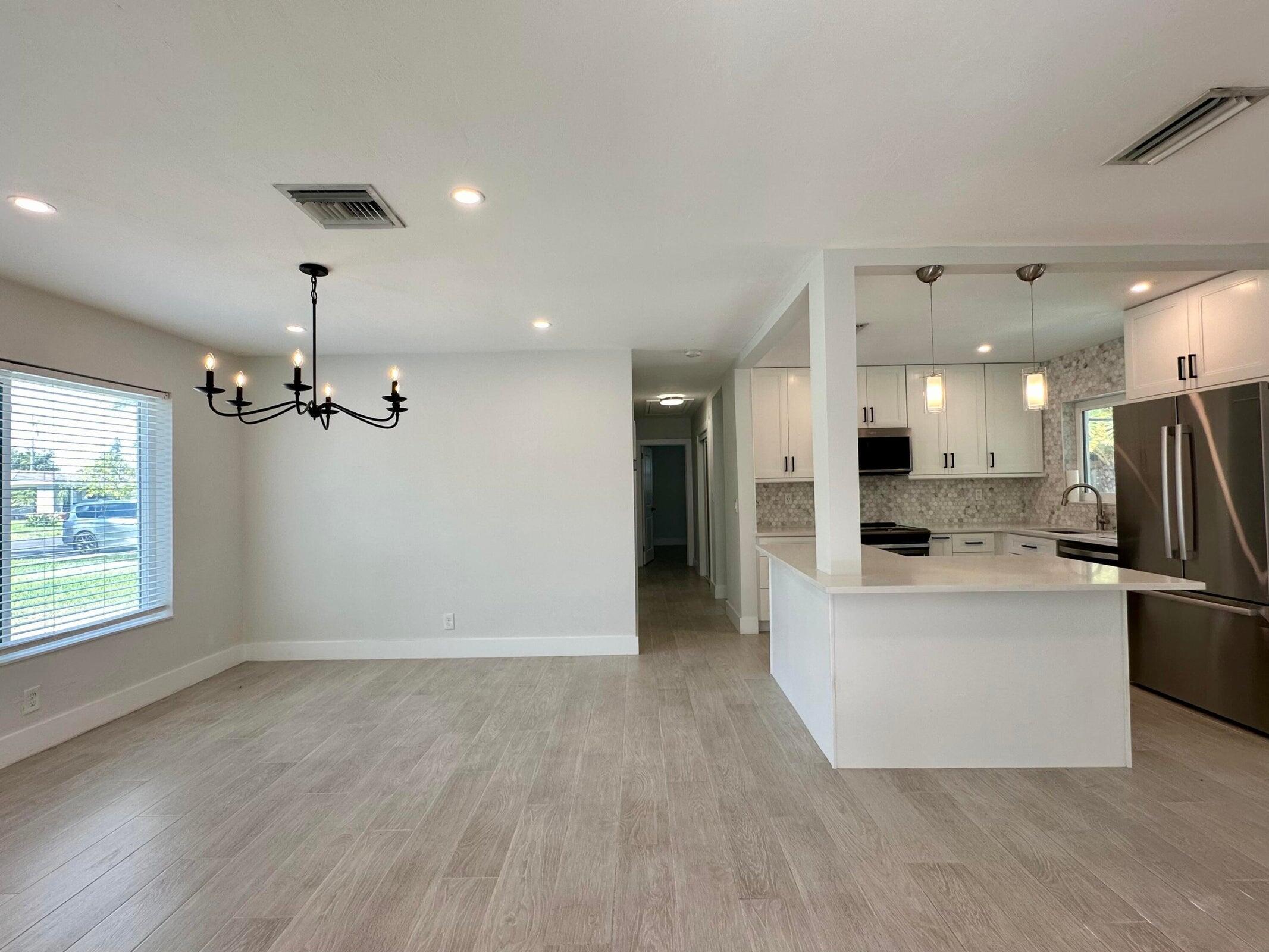 284 SW 11th Street