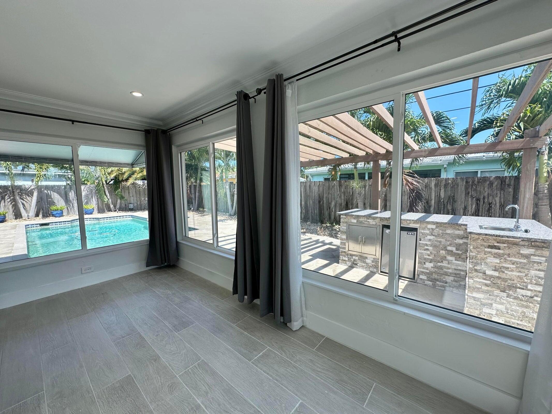 284 SW 11th Street