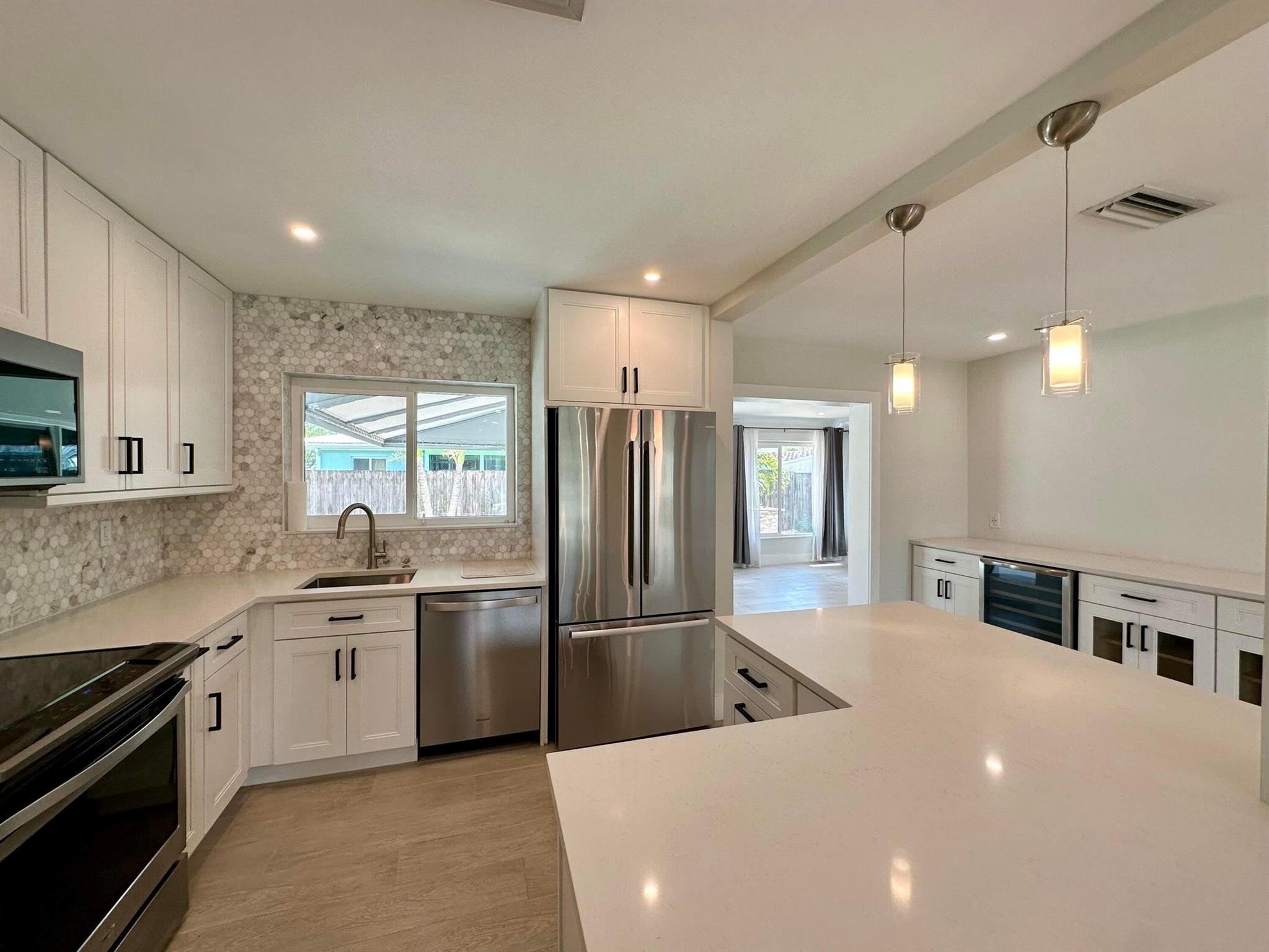 284 SW 11th Street