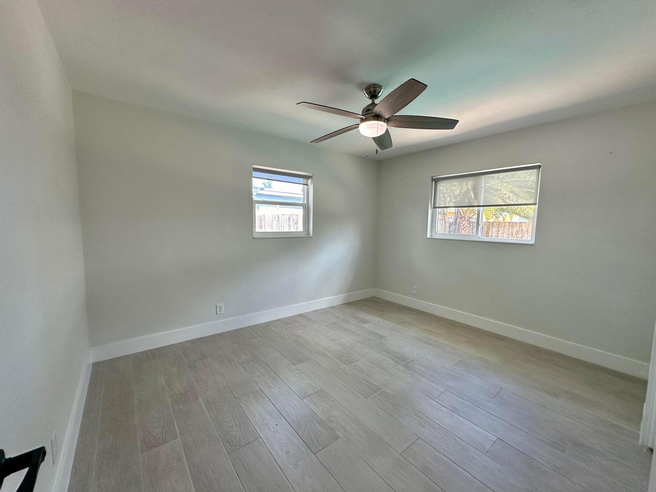 284 SW 11th Street