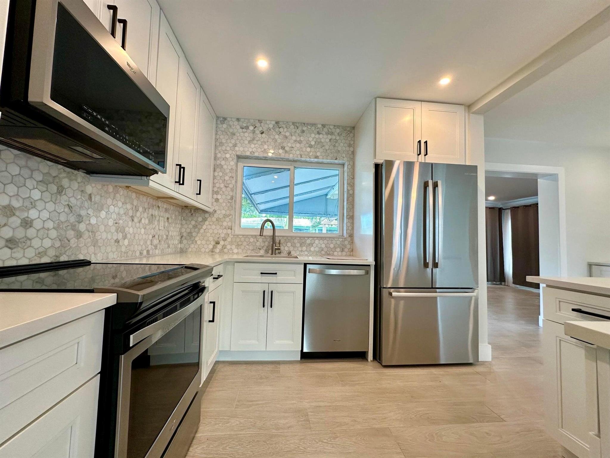 284 SW 11th Street