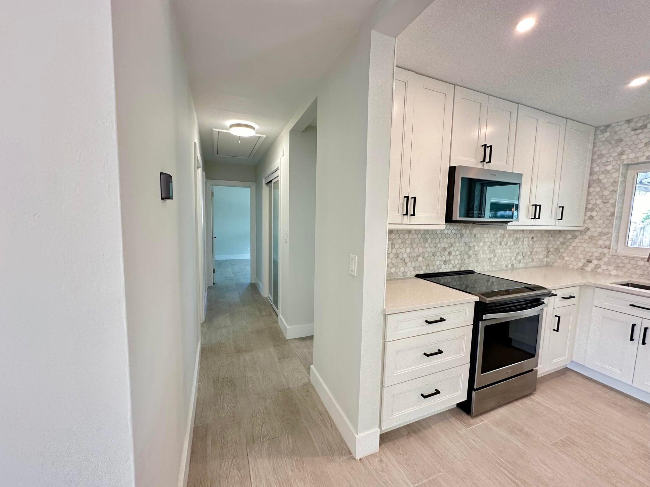 284 SW 11th Street