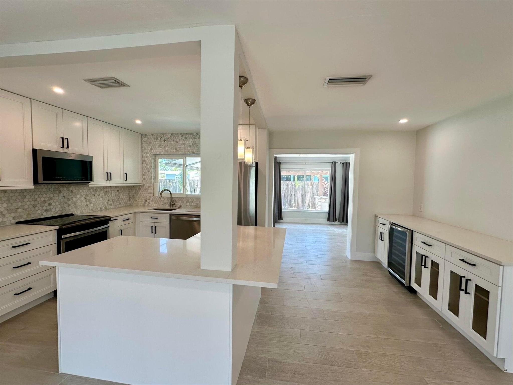 284 SW 11th Street