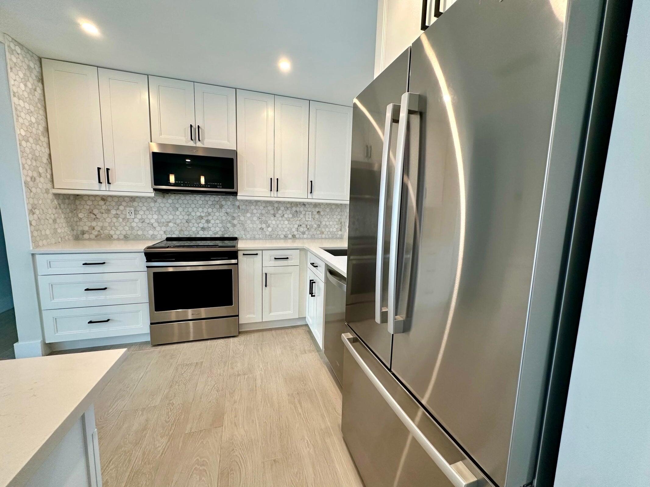 284 SW 11th Street